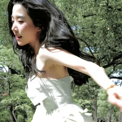 【大尺度惊悚经典】《大逃杀》未删减导演剪辑修复版：被送到荒岛互相残杀的同班同学，日本最残酷的人性社会实验