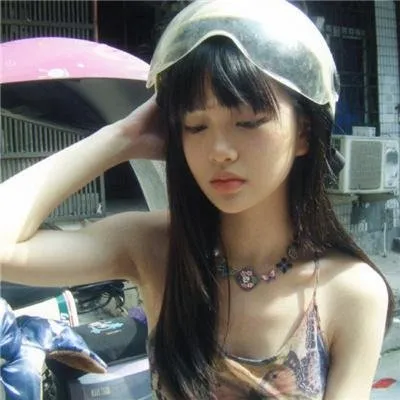 【深夜美食】《爱吃拉面的小泉同学》早见明里：为了吃遍全日本最好吃的拉面，女高中生的狂热日常
